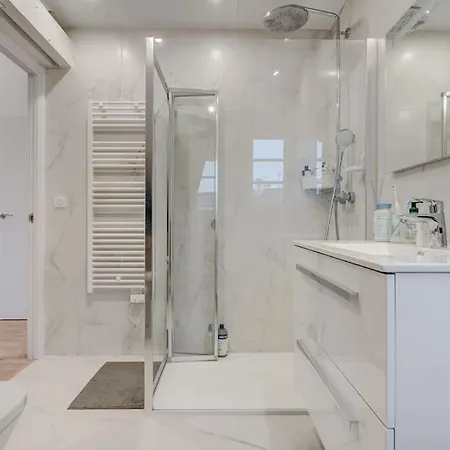 100m Beach Balcony Parking-surfhouse Beach Flat アパート